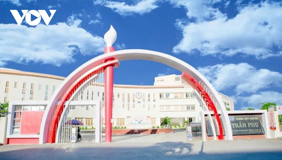 Nhập học vào lớp 10 cả chục ngày, thí sinh được thông báo không trúng tuyển